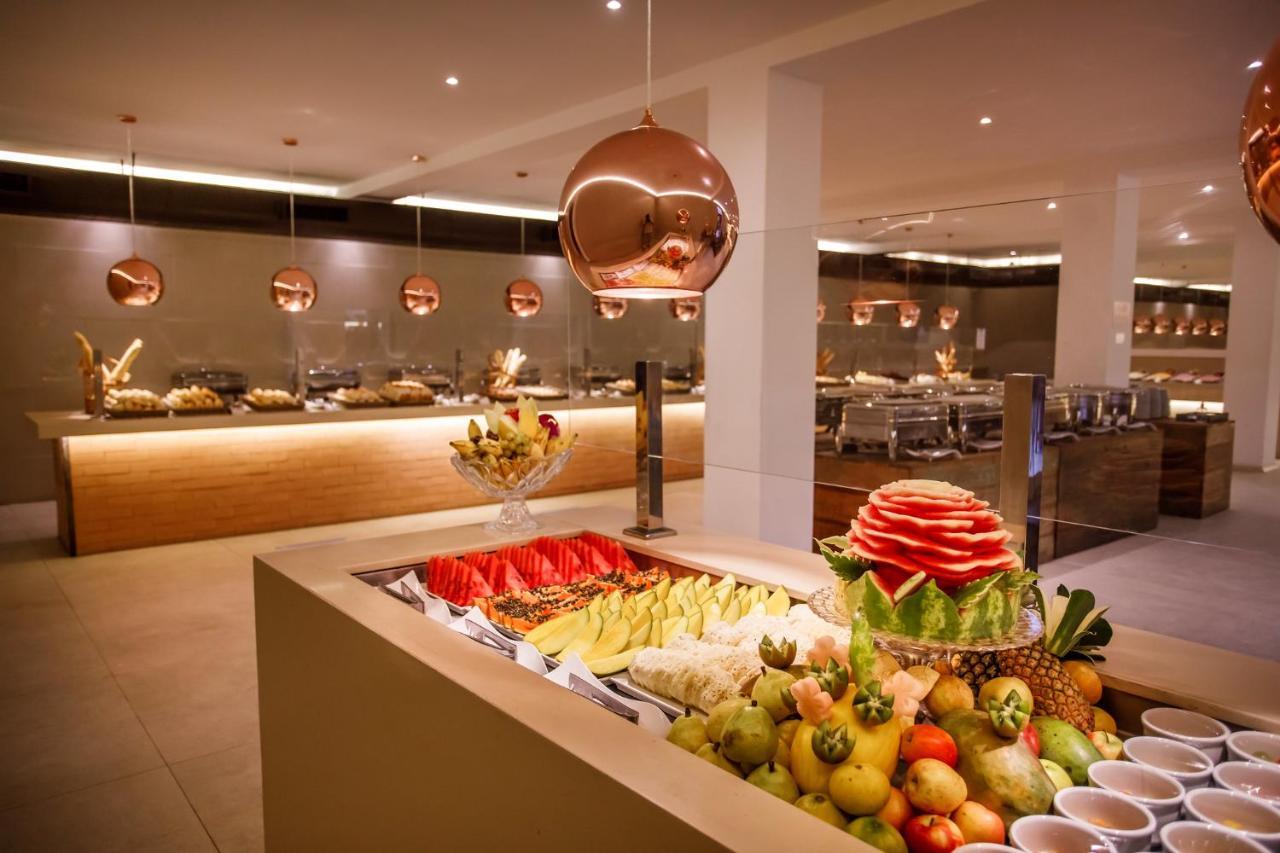 منتجع لا توري الشامل كليًا بورتو سيغورو المظهر الخارجي الصورة The buffet at the hotel