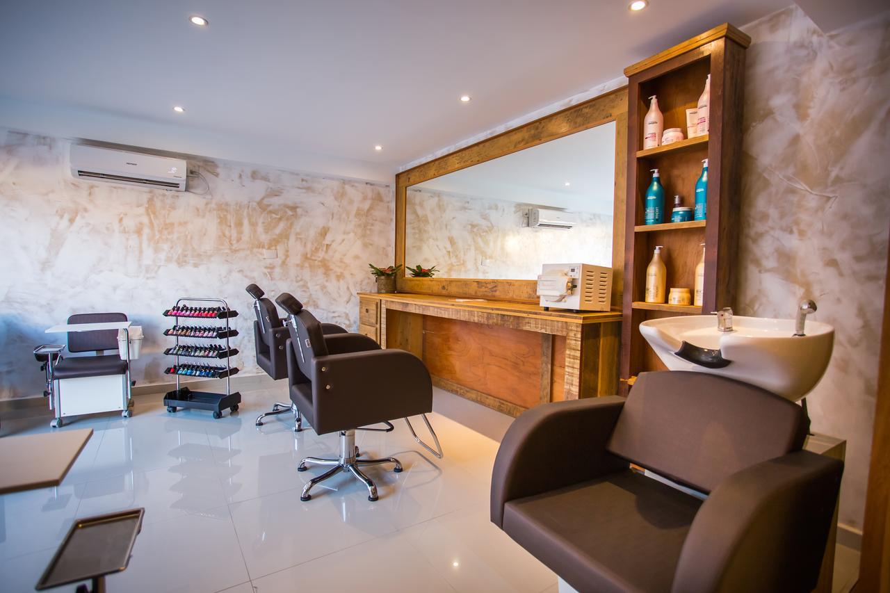 منتجع لا توري الشامل كليًا بورتو سيغورو المظهر الخارجي الصورة A hair salon in India