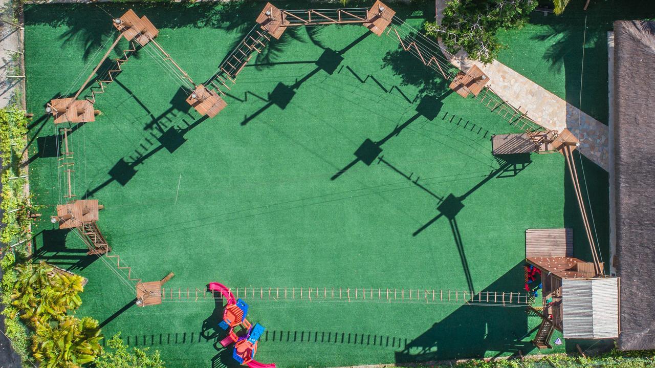 منتجع لا توري الشامل كليًا بورتو سيغورو المظهر الخارجي الصورة Aerial view of the Adventure Golf in Pattaya, Thailand