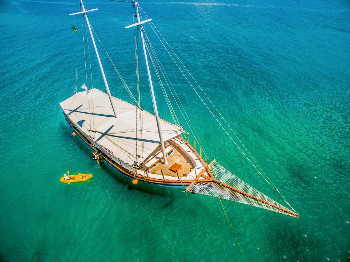 منتجع لا توري الشامل كليًا بورتو سيغورو المظهر الخارجي الصورة Aerial view of a yacht in the Bay of Kotor